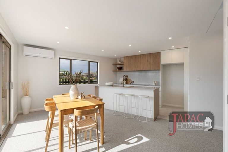 Photo of property in 10 Mangatainoka Lane, Awapuni, 4412