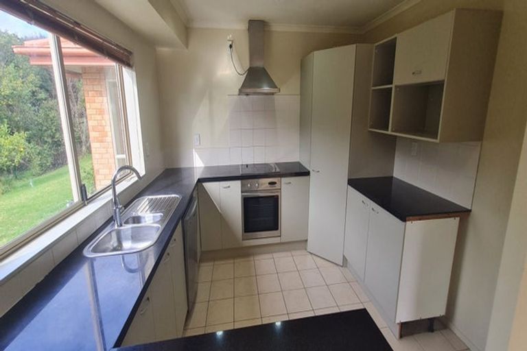 Photo of property in 42 Peninsula Road, Mangere, Auckland, 2022