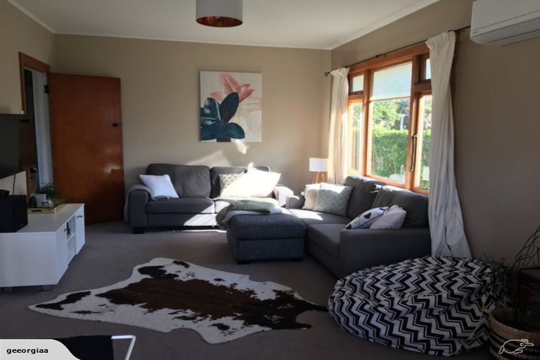 Photo of property in 4 Gordon Street, Glen Avon, New Plymouth, 4312