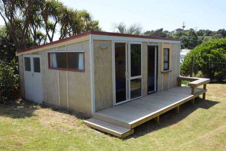 Photo of property in 5 Tokopapa Street, Mokau, 4376