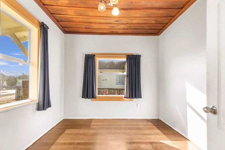 Photo of property in 44 Tennyson Street, Dannevirke, 4930