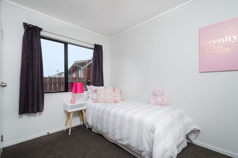 Photo of property in 5 Posa Avenue, Henderson, Auckland, 0612