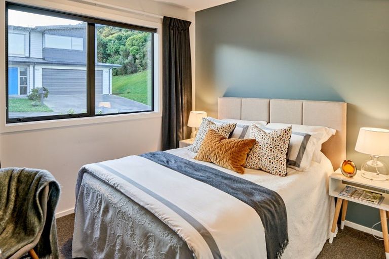 Photo of property in 9 Cromwell Point, Newlands, Wellington, 6037