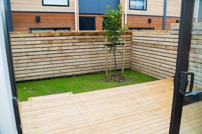 Photo of property in 4/16 Parson Lane, Papatoetoe, Auckland, 2025