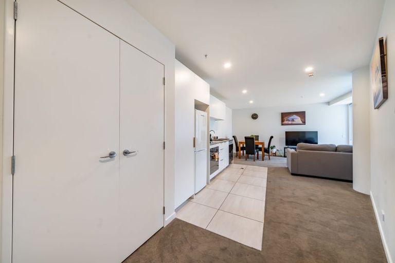 Photo of property in Pinnacle Apartments, E605/160 Victoria Street, Te Aro, Wellington, 6011