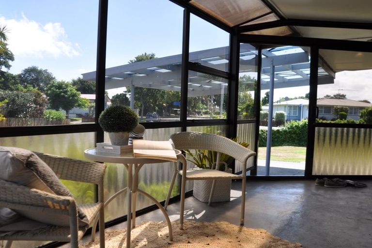 Photo of property in 69 Apollo Parade, Milson, Palmerston North, 4414