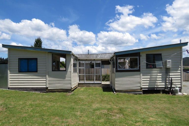 Photo of property in 23 Plaskett Street, Reefton, 7830