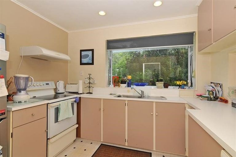 Photo of property in 15 Westhaven Drive, Tawa, Wellington, 5028