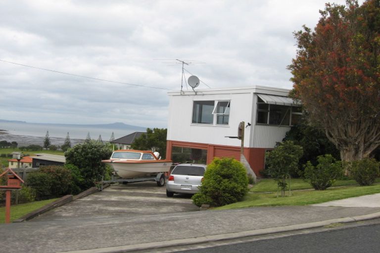 Photo of property in 1455 Whangaparaoa Road, Army Bay, Whangaparaoa, 0930