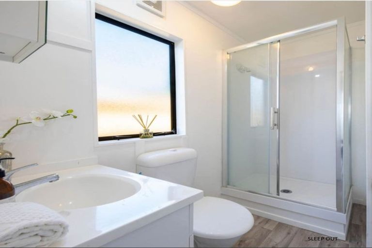 Photo of property in 1/80 Glengarry Road, Glen Eden, Auckland, 0602