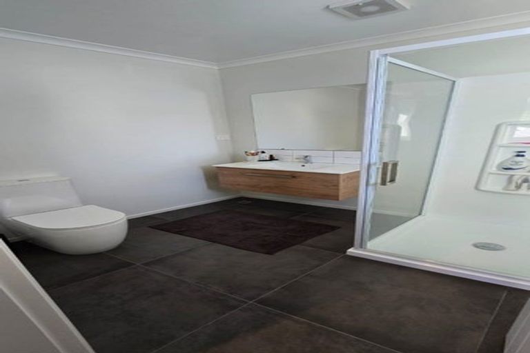 Photo of property in 52 Martingale Drive, Whitby, Porirua, 5024