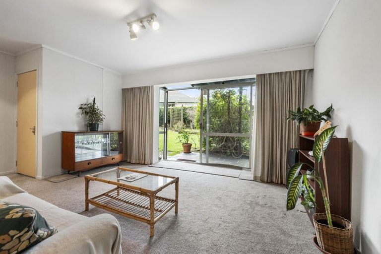 Photo of property in 2/371 East Coast Road, Mairangi Bay, Auckland, 0630