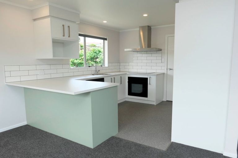 Photo of property in 50 Queens Road, Glen Avon, New Plymouth, 4312