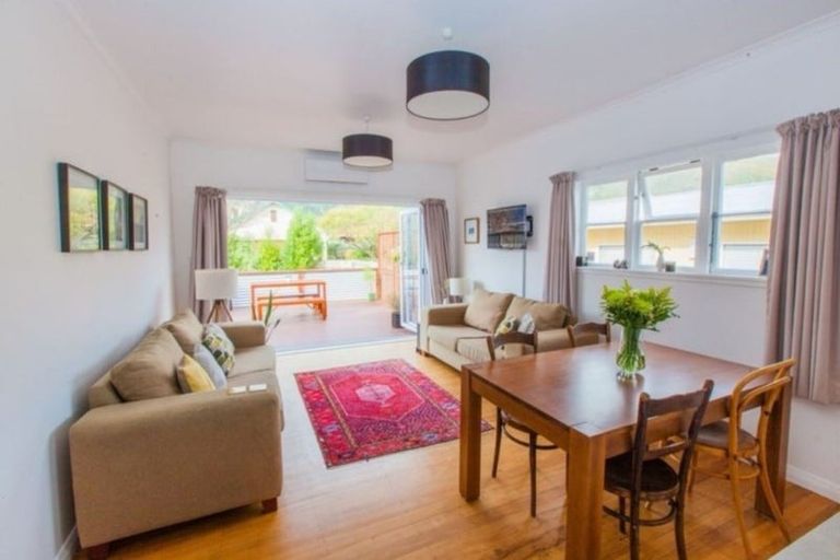 Photo of property in 31 Vincent Street, Waterloo, Lower Hutt, 5011