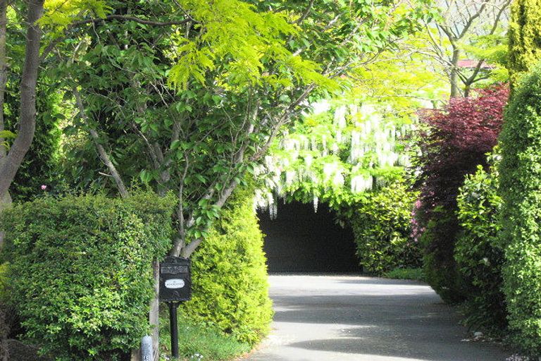 Photo of property in 11 San Rafael Place, Burnside, Christchurch, 8053