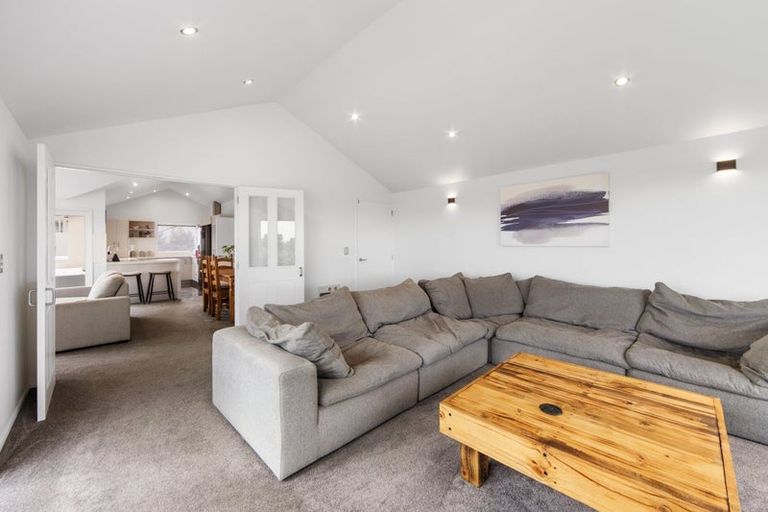 Photo of property in 4 Somerton Rise, Westmorland, Christchurch, 8025