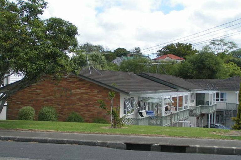 Photo of property in 170a Queen Street, Northcote Point, Auckland, 0627
