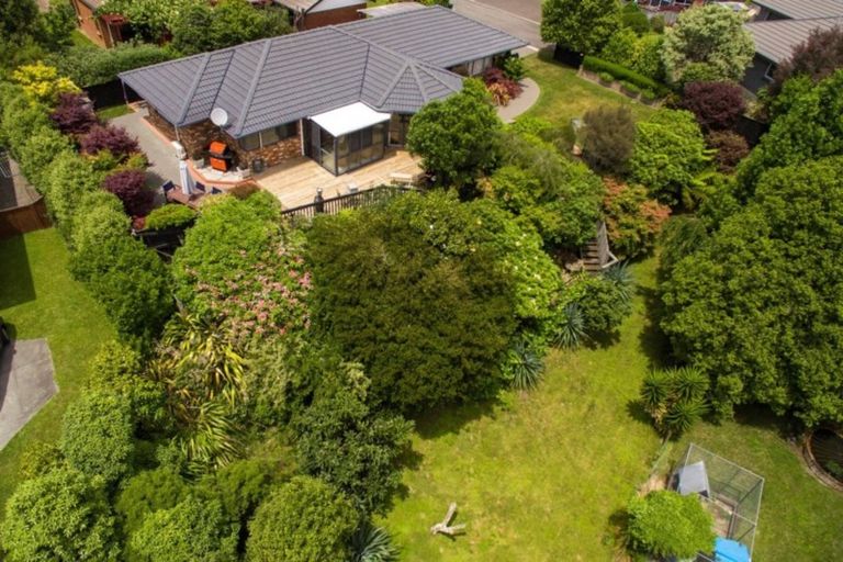 Photo of property in 35 Hoyte Place, Pukehangi, Rotorua, 3015