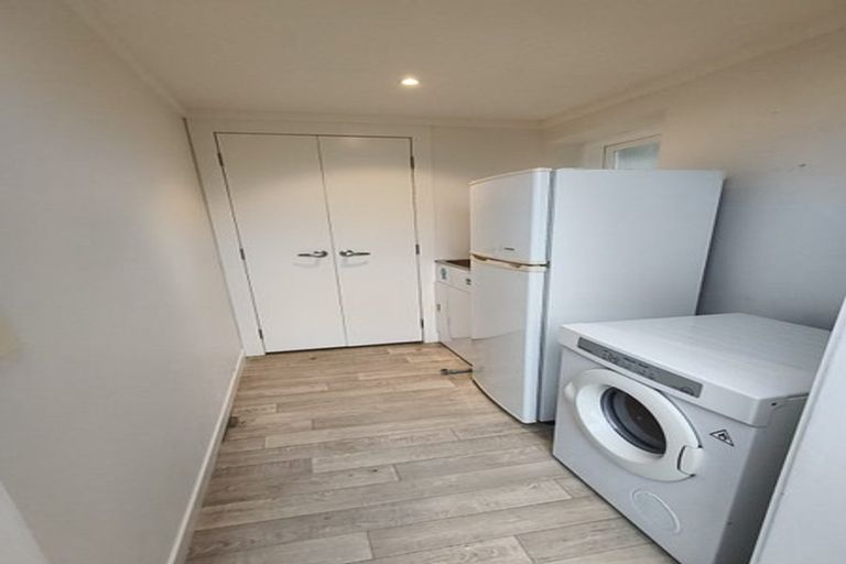 Photo of property in 12 Tindalls Bay Road, Tindalls Beach, Whangaparaoa, 0930