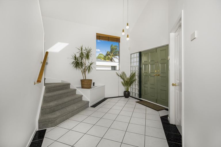 Photo of property in 82 Glenross Drive, Wattle Downs, Auckland, 2103