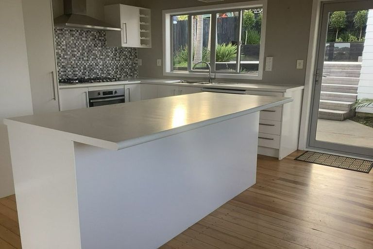 Photo of property in 2/21 Hythe Terrace, Mairangi Bay, Auckland, 0630