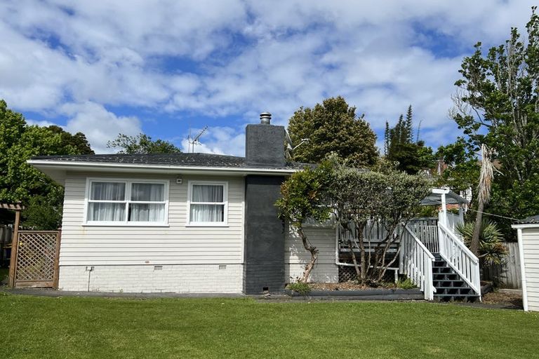 Photo of property in 14 Blenheim Street, Glenfield, Auckland, 0629