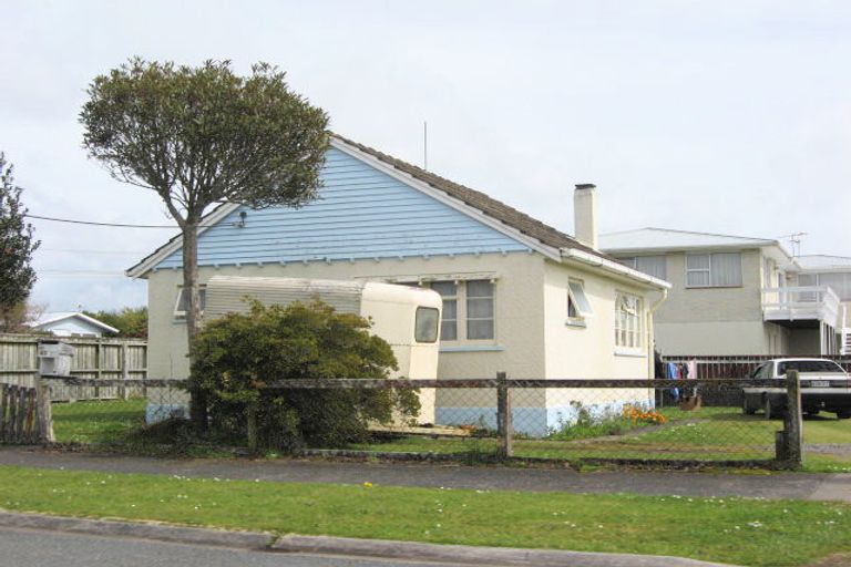 Photo of property in 62 Cutfield Street, Inglewood, 4330