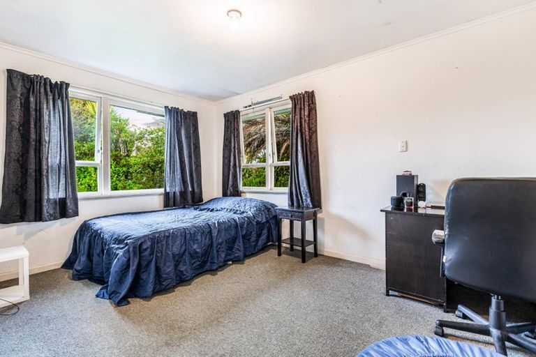 Photo of property in 77 Royal Road, Massey, Auckland, 0614