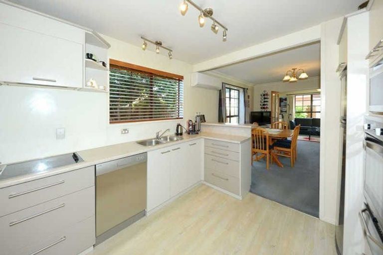 Photo of property in 20 Camrose Place, Ilam, Christchurch, 8041