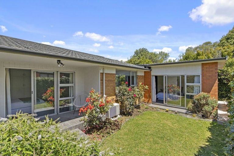Photo of property in 1e Thorrington Lane, Cashmere, Christchurch, 8022