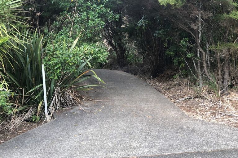 Photo of property in 152n Parker Road, Oratia, Auckland, 0604