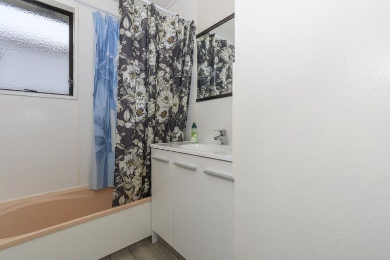 Photo of property in 74a Resolution Road, Welcome Bay, Tauranga, 3112