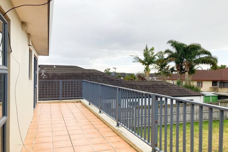 Photo of property in 18 Piriti Drive, Te Atatu Peninsula, Auckland, 0610