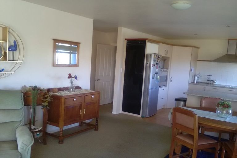 Photo of property in 7a Taihiki Road, Clarks Beach, 2122
