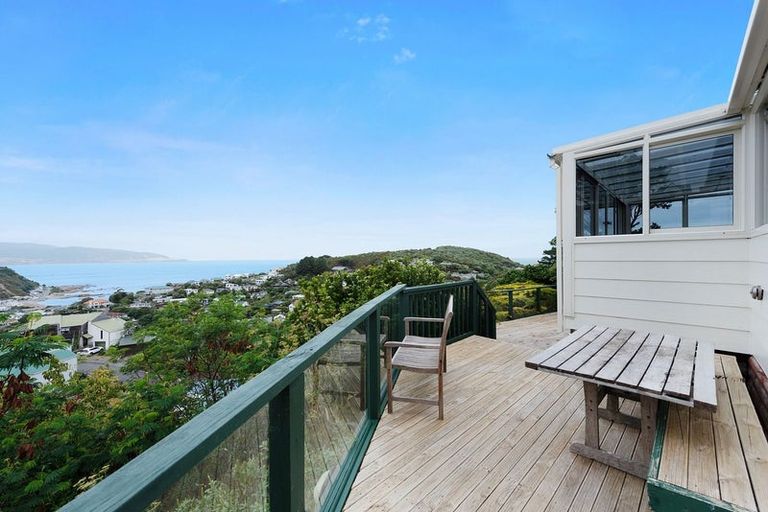 Photo of property in 52 Frobisher Street, Island Bay, Wellington, 6023