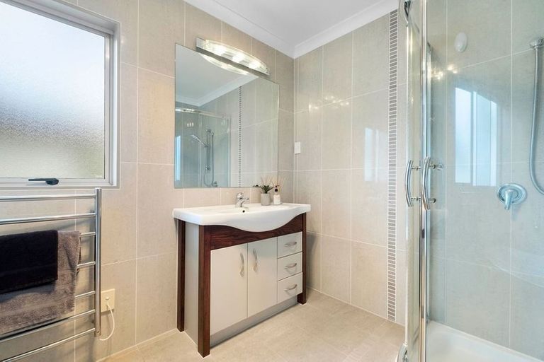 Photo of property in 42 Aberley Road, Schnapper Rock, Auckland, 0632