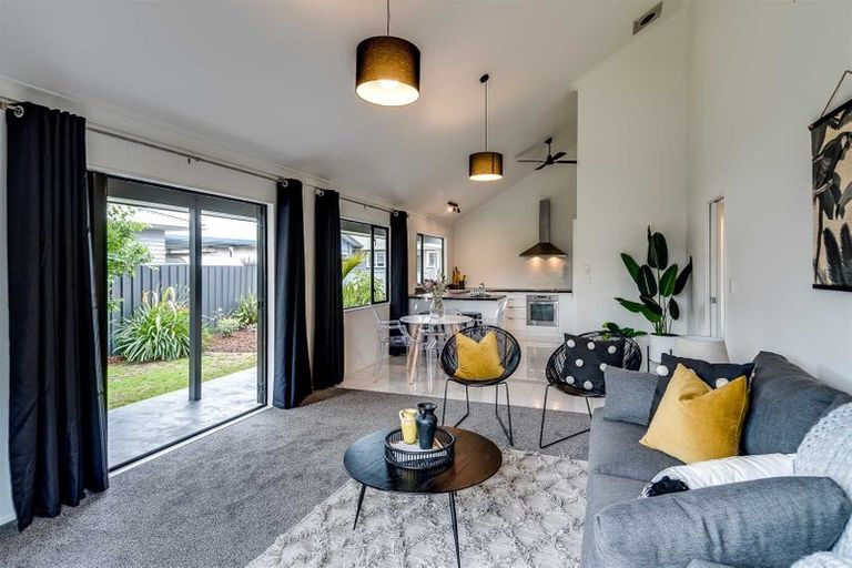 Photo of property in 44a Warwick Crescent, Taradale, Napier, 4112