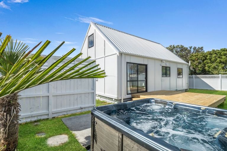 Photo of property in 15 Waitai Street, Castlecliff, Whanganui, 4501