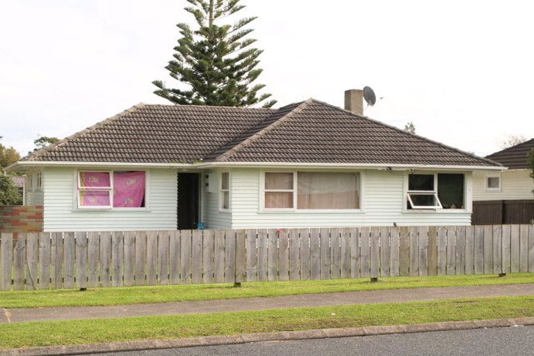 Photo of property in 8 Tomlin Place, Mangere East, Auckland, 2024