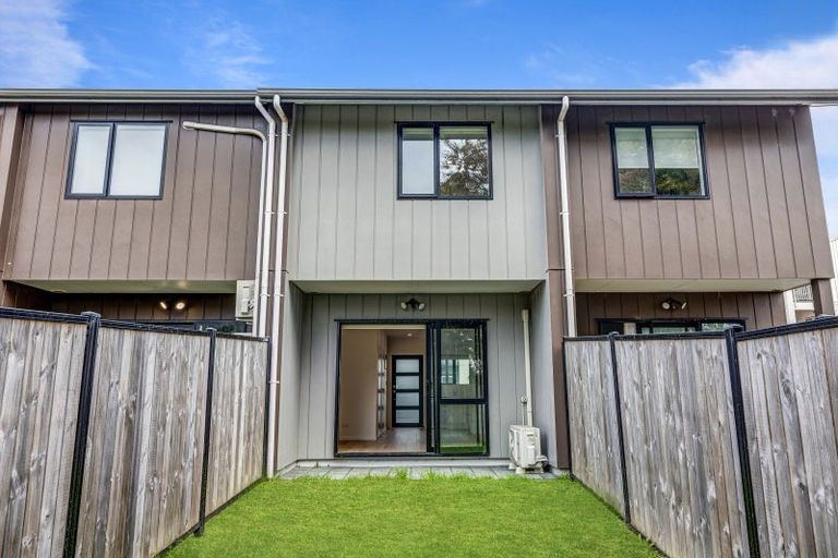 Photo of property in 13 Eileen Newey Place, Henderson, Auckland, 0612