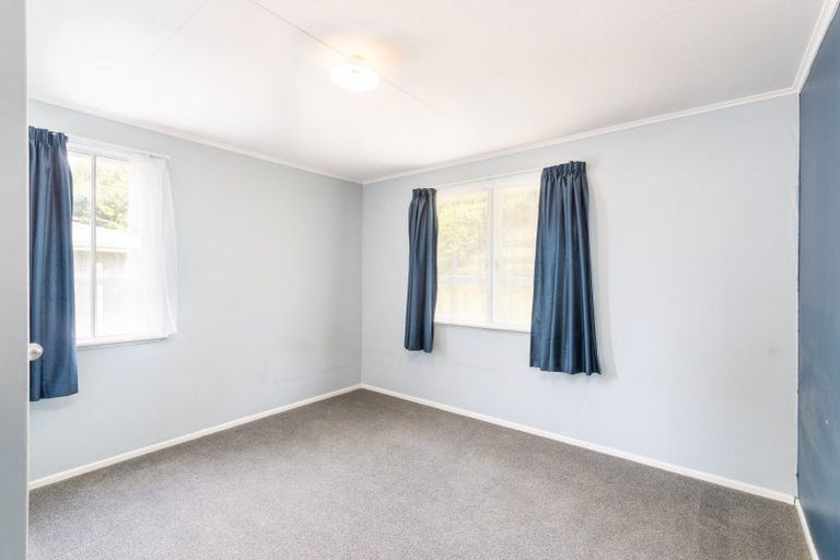 Photo of property in 54 Speargrass Grove, Timberlea, Upper Hutt, 5018