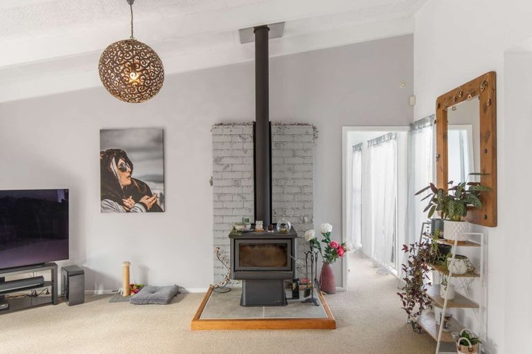 Photo of property in 15 Frankley Road, Westown, New Plymouth, 4310