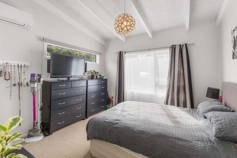 Photo of property in 15 Frankley Road, Westown, New Plymouth, 4310