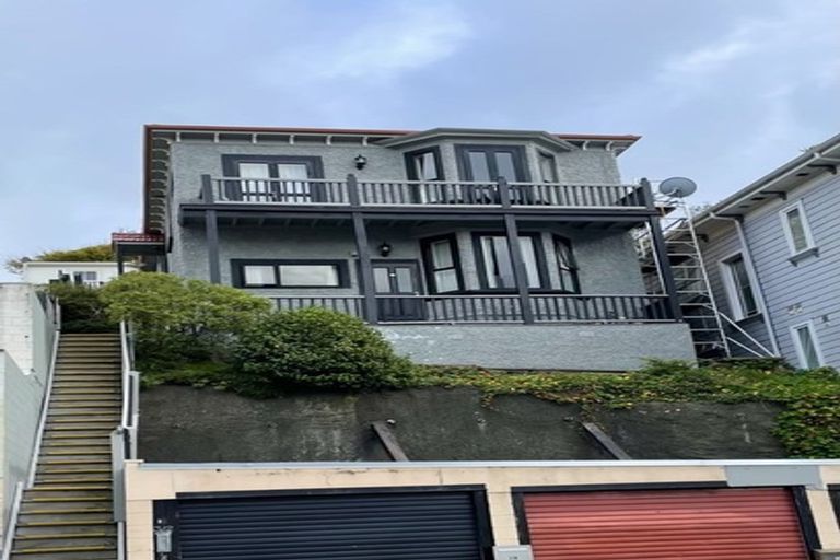 Photo of property in 3/2 Macdonald Crescent, Te Aro, Wellington, 6011