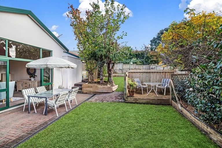 Photo of property in 14 Sophora Way, Albany, Auckland, 0632