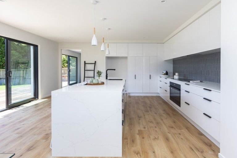 Photo of property in 17 Aratoro Place, Mount Pleasant, Christchurch, 8081