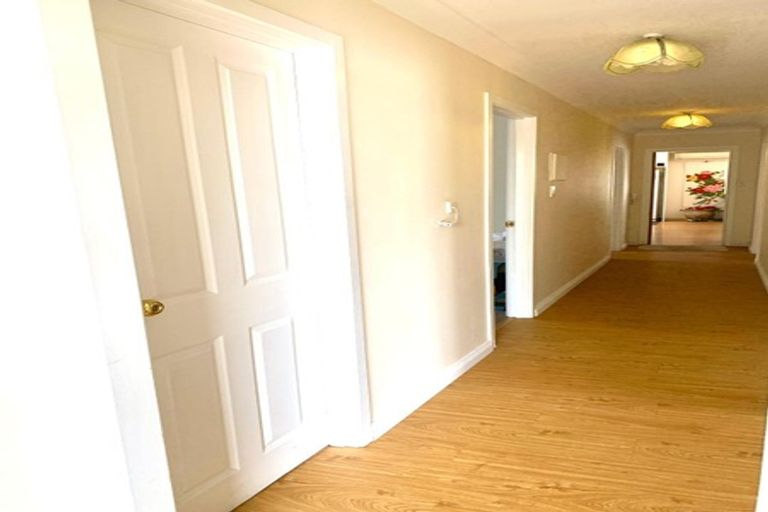 Photo of property in 64 Bleakhouse Road, Bucklands Beach, Auckland, 2014