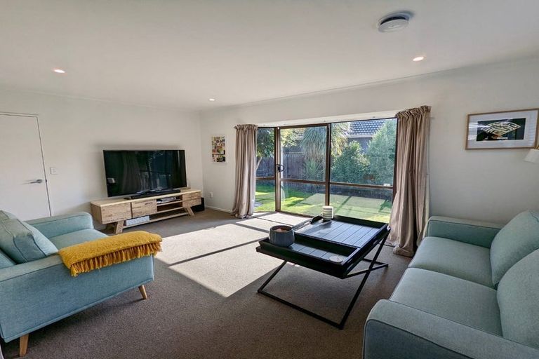 Photo of property in 1/139 Sawyers Arms Road, Northcote, Christchurch, 8052