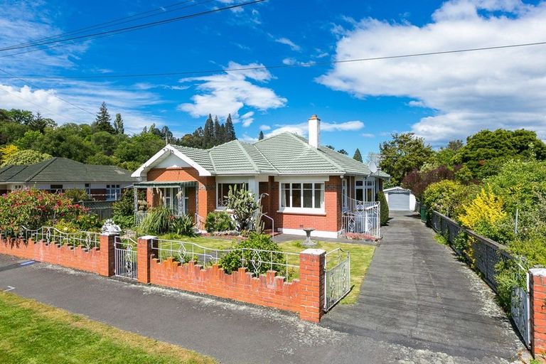 Photo of property in 16 Glendining Avenue, North East Valley, Dunedin, 9010