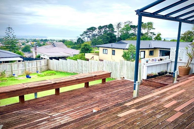 Photo of property in 64 Bleakhouse Road, Bucklands Beach, Auckland, 2014